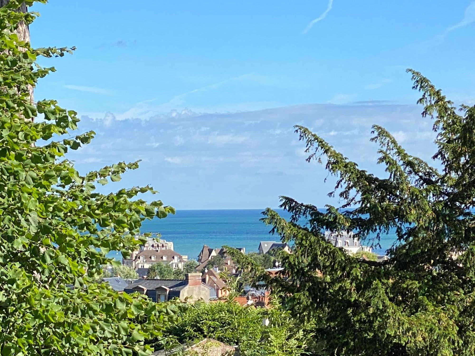 Lesparisnormands - Magnifique Vue Mer - Centre Et Plage Villers-sur-Mer Exteriör bild